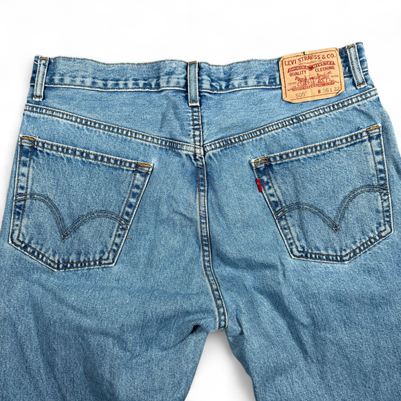 Levis 505 Jeans Mens 36x32 Blue Regular Fit Straight Leg Light Wash Denim Y2K - Picture 7 of 10